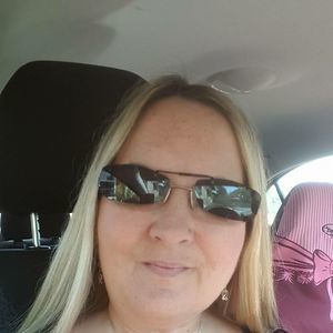 Meet your Posher, Monique